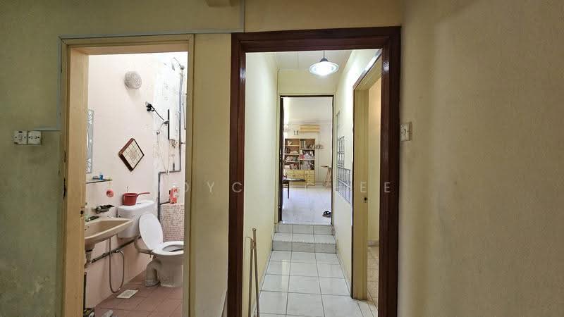 2-storey Terraced House for Sale in Taman Bidara (Selayang) - Joyce Chee - Bathroom - PropertyGuru.com.my