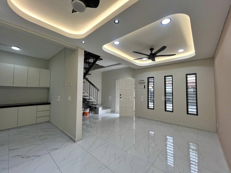 Rumah Teres 2-Tingkat untuk Dijual di Bukit Sentosa (Rawang) - Zann Fauzan - Living Room - PropertyGuru.com.my