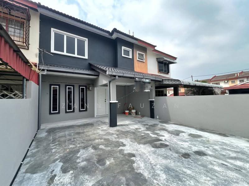 Rumah Teres 2-Tingkat untuk Dijual di Bukit Sentosa (Rawang) - Zann Fauzan - Exterior - PropertyGuru.com.my
