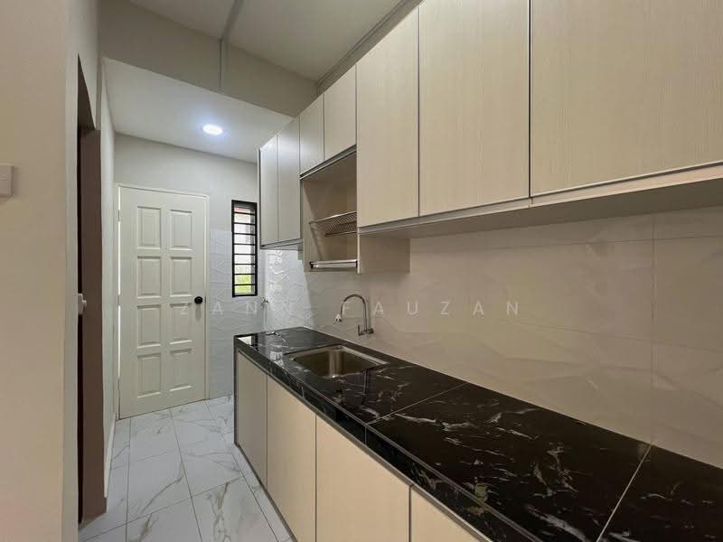 Rumah Teres 2-Tingkat untuk Dijual di Bukit Sentosa (Rawang) - Zann Fauzan - Kitchen - PropertyGuru.com.my