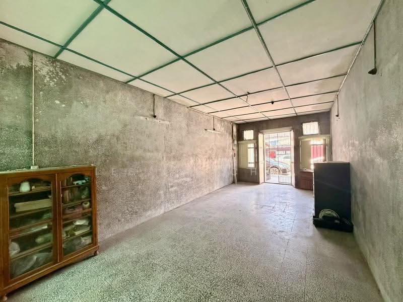 Shop for Rent in George Town (Penang) - Lee Xue Chen - Interior - PropertyGuru.com.my