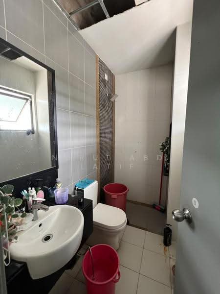 Semi-Detached House for Sale in Antara Gapi (Ulu Yam) - Nurul Abd Latif - Bathroom - PropertyGuru.com.my
