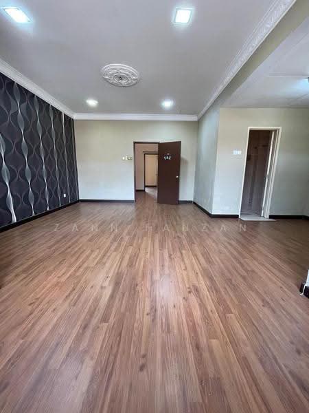 2-storey Terraced House for Sale in Denai Alam (Shah Alam) - Zann Fauzan - Living Room - PropertyGuru.com.my