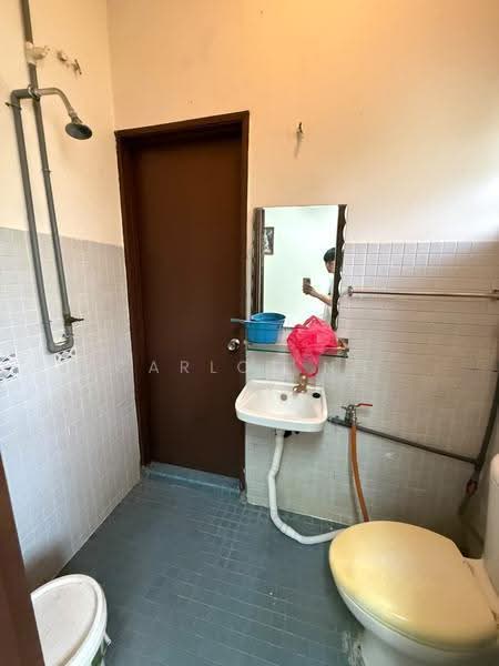 Rumah Teres 2-Tingkat untuk Disewa di SS18 (Subang Jaya) - Carlos Ng - Bathroom - PropertyGuru.com.my