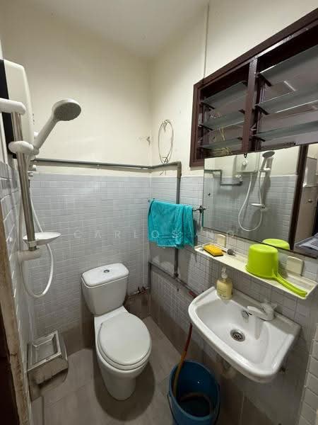 Rumah Teres 2-Tingkat untuk Disewa di SS18 (Subang Jaya) - Carlos Ng - Bathroom - PropertyGuru.com.my