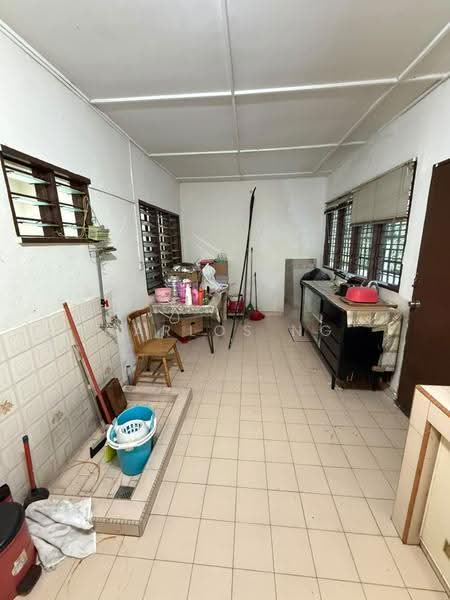 Rumah Teres 2-Tingkat untuk Disewa di SS18 (Subang Jaya) - Carlos Ng - Kitchen - PropertyGuru.com.my