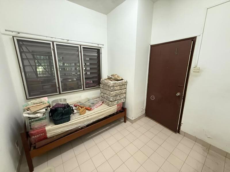 Rumah Teres 2-Tingkat untuk Disewa di SS18 (Subang Jaya) - Carlos Ng - Bedroom - PropertyGuru.com.my