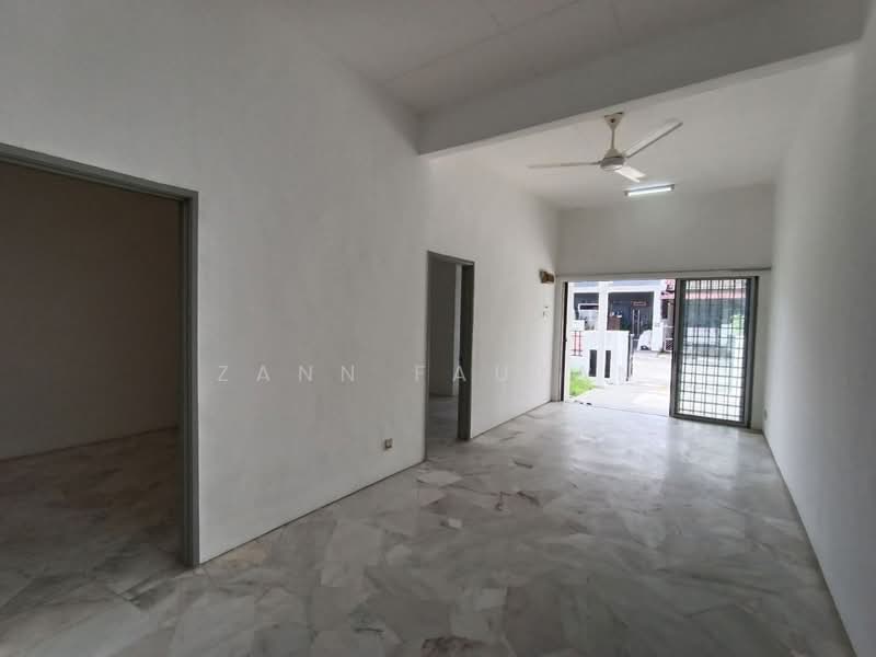 1-storey Terraced House for Sale in Puncak Alam (Selangor) - Zann Fauzan - Living Room - PropertyGuru.com.my