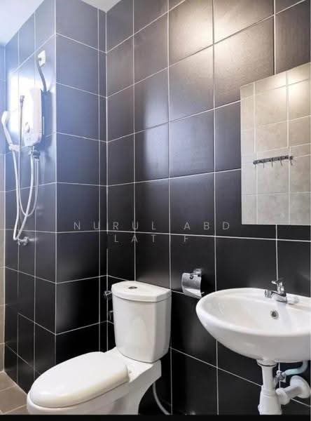 Service Residence for Sale at The Zizz @ Damansara North - Nurul Abd Latif - Bathroom - PropertyGuru.com.my