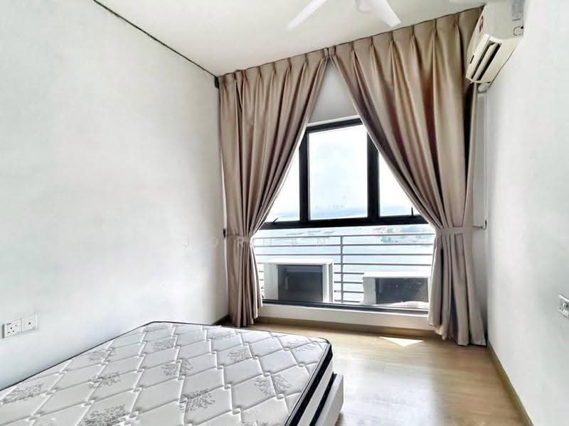 Condominium for Rent at Royal Strand @ Country Garden Danga Bay - Jordan . - Bedroom - PropertyGuru.com.my