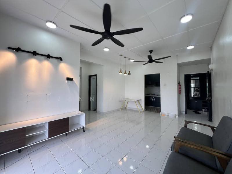 Apartment for Sale at Sri Putra Apartment @ Sungai Buloh - Zann Fauzan - Living Room - PropertyGuru.com.my