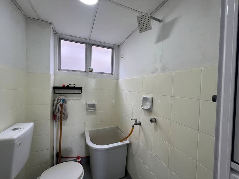 Apartment for Sale at Sri Putra Apartment @ Sungai Buloh - Zann Fauzan - Bathroom - PropertyGuru.com.my