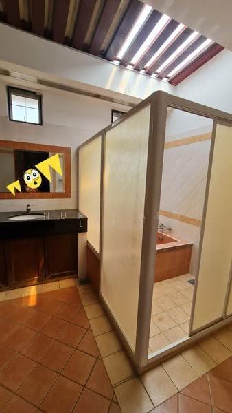 Semi-Detached House for Rent in Bandar Baru Sri Petaling (Sri Petaling) - Nurul Abd Latif - Bathroom - PropertyGuru.com.my