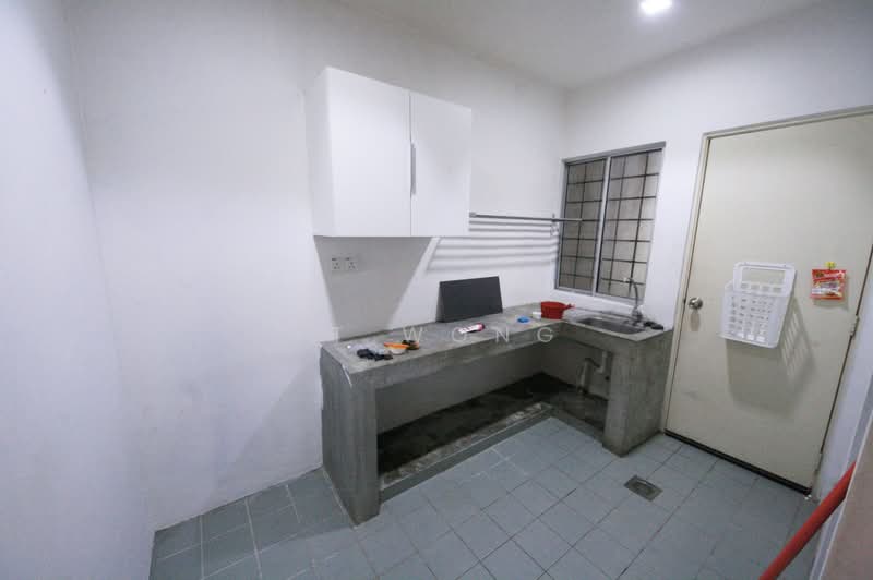 Rumah Teres 2-Tingkat untuk Dijual di TAMAN PUCHONG UTAMA (Puchong) - YT Wong - Kitchen - PropertyGuru.com.my