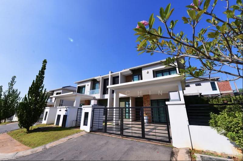 Semi-Detached House for Sale in Shah Alam (Selangor) - June Chin - Exterior - PropertyGuru.com.my