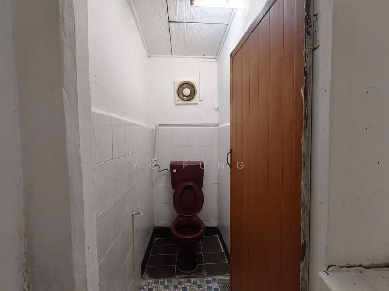 Rumah Teres untuk Dijual di Taman Abad (Johor Bahru) - YC Fung - Bathroom - PropertyGuru.com.my