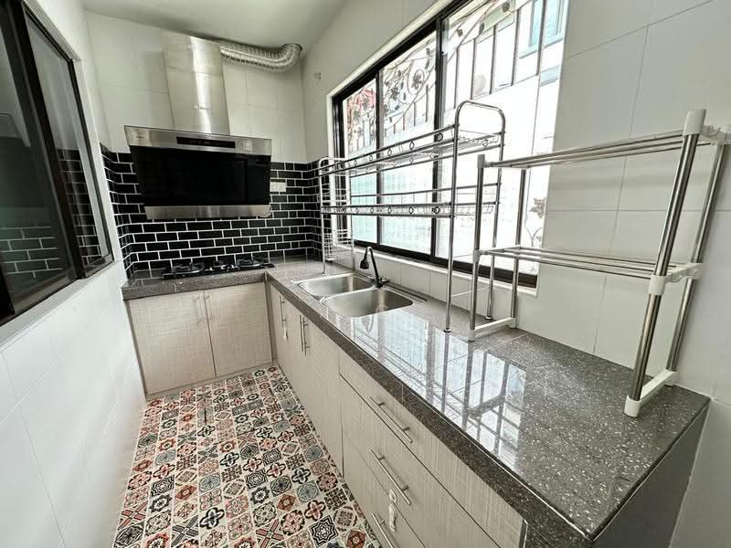Rumah Teres 2.5-Tingkat untuk Dijual di Taman Meranti Jaya (Puchong) - KT Go - Kitchen - PropertyGuru.com.my