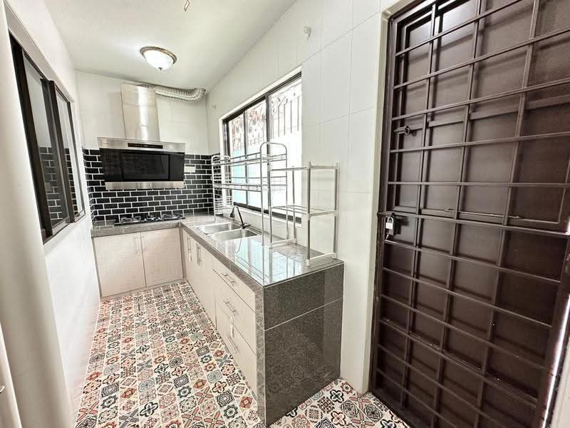 Rumah Teres 2.5-Tingkat untuk Dijual di Taman Meranti Jaya (Puchong) - KT Go - Kitchen - PropertyGuru.com.my