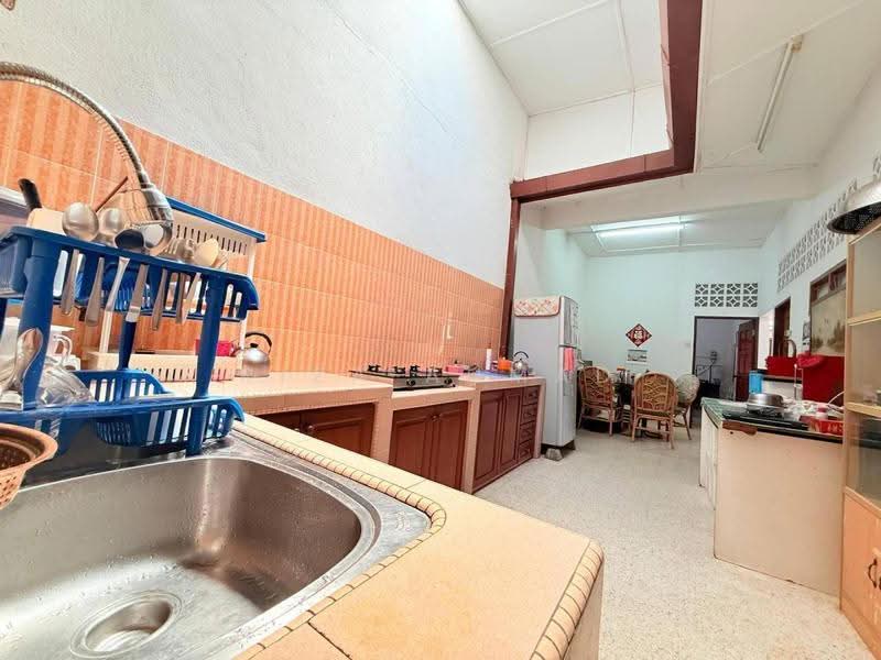 Rumah Teres 1-Tingkat untuk Dijual di Taman Megaway (Sikamat) - Riza Ahmad - Kitchen - PropertyGuru.com.my