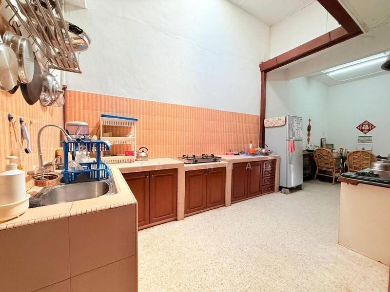 Rumah Teres 1-Tingkat untuk Dijual di Taman Megaway (Sikamat) - Riza Ahmad - Kitchen - PropertyGuru.com.my