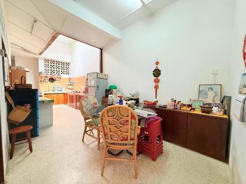 Rumah Teres 1-Tingkat untuk Dijual di Taman Megaway (Sikamat) - Riza Ahmad - Kitchen - PropertyGuru.com.my