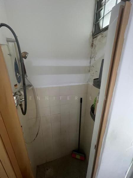 Pangsapuri untuk Dijual di Taman Boundary - Jennifer Lee - Bathroom - PropertyGuru.com.my