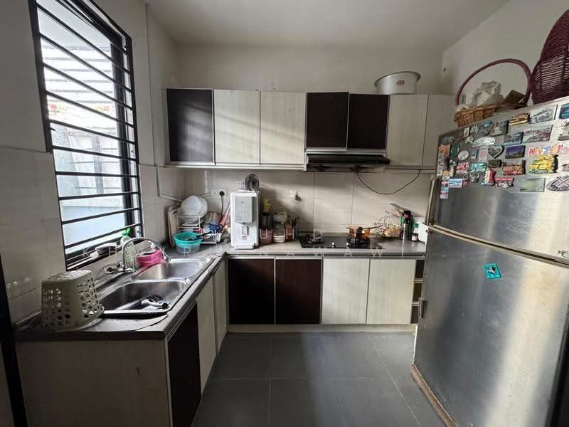 2-storey Terraced House for Sale in Denai Alam (Shah Alam) - Muhd Khairulnawawi Kamaruddin - Kitchen - PropertyGuru.com.my