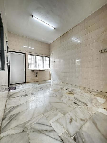Rumah Teres 2-Tingkat untuk Dijual di Taman Sri Sentosa (Klang) - Jayden Lee - Kitchen - PropertyGuru.com.my