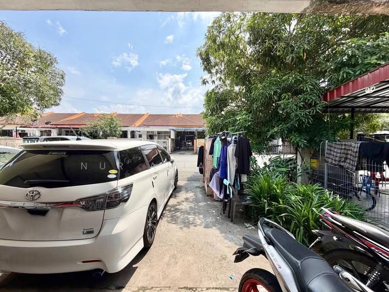1-storey Terraced House for Sale in Tanjung Dua Belas (Jenjarom) - Nur Alia Omar - Exterior - PropertyGuru.com.my