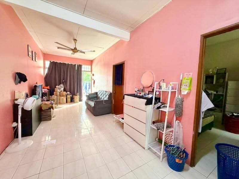 1-storey Terraced House for Sale in Tanjung Dua Belas (Jenjarom) - Nur Alia Omar - Living Room - PropertyGuru.com.my