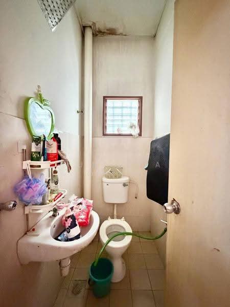 1-storey Terraced House for Sale in Tanjung Dua Belas (Jenjarom) - Nur Alia Omar - Bathroom - PropertyGuru.com.my