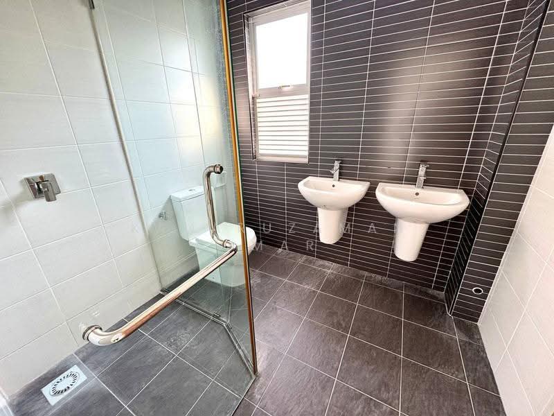 Rumah Berkembar untuk Dijual di Greenhill Residence (Shah Alam) - Kamaruzaman Omar - Bathroom - PropertyGuru.com.my