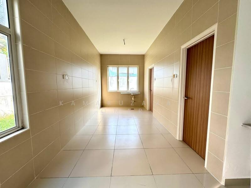 Rumah Berkembar untuk Dijual di Greenhill Residence (Shah Alam) - Kamaruzaman Omar - Corridor - PropertyGuru.com.my