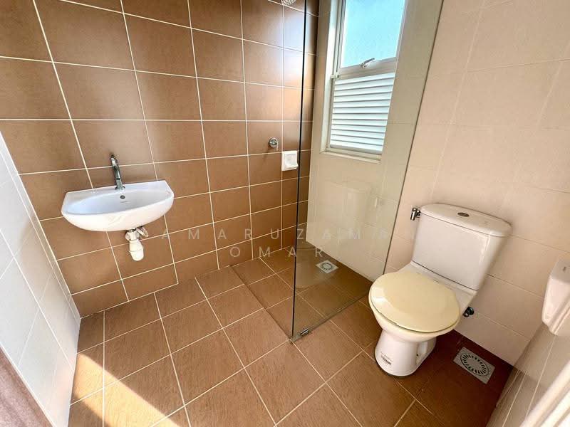 Rumah Berkembar untuk Dijual di Greenhill Residence (Shah Alam) - Kamaruzaman Omar - Bathroom - PropertyGuru.com.my
