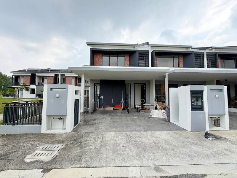 2-storey Terraced House for Sale in Sungai Buloh (Selangor) - Nur Alia Omar - Exterior - PropertyGuru.com.my