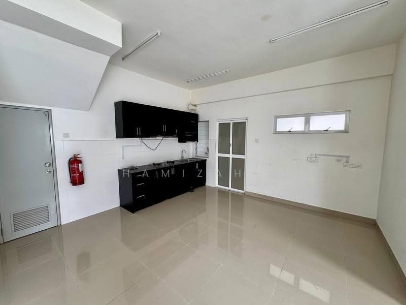 Rumah Bandar untuk Disewa di Cybersouth (Dengkil) - Hamizah . - Kitchen - PropertyGuru.com.my