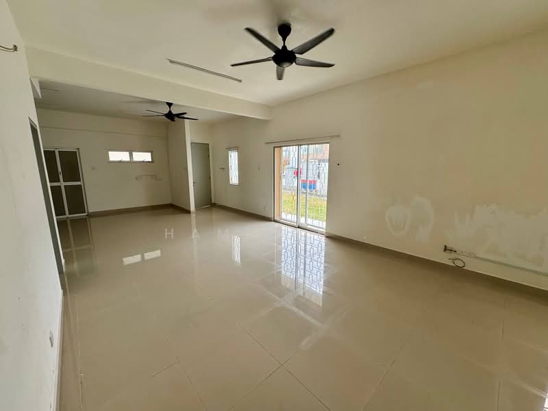 Rumah Bandar untuk Disewa di Cybersouth (Dengkil) - Hamizah . - Living Room - PropertyGuru.com.my