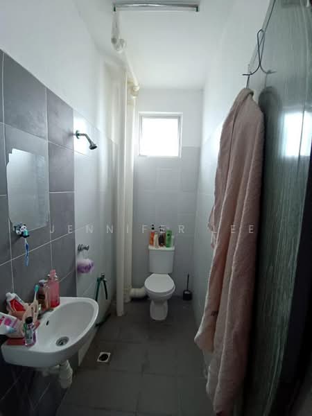 Pangsapuri untuk Dijual di The Rise Collection 2 - Jennifer Lee - Bathroom - PropertyGuru.com.my