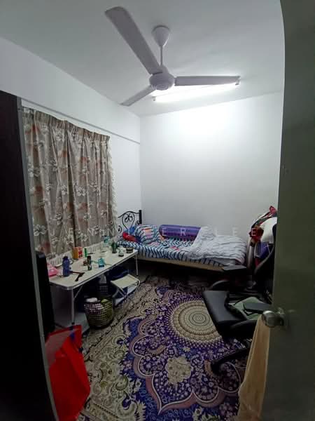 Pangsapuri untuk Dijual di The Rise Collection 2 - Jennifer Lee - Bedroom - PropertyGuru.com.my