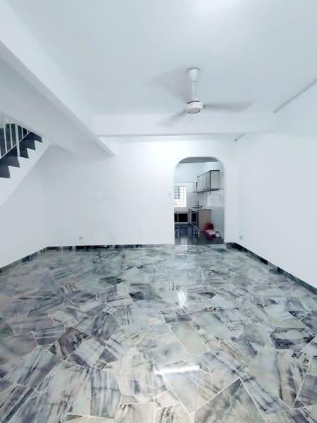 Rumah Teres 2-Tingkat untuk Disewa di Batu Caves (Selangor) - Hamizah . - Living Room - PropertyGuru.com.my