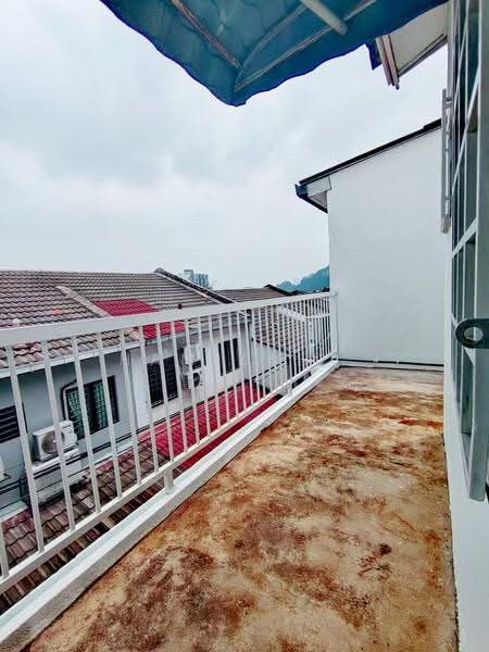 Rumah Teres 2-Tingkat untuk Disewa di Batu Caves (Selangor) - Hamizah . - Balcony - PropertyGuru.com.my