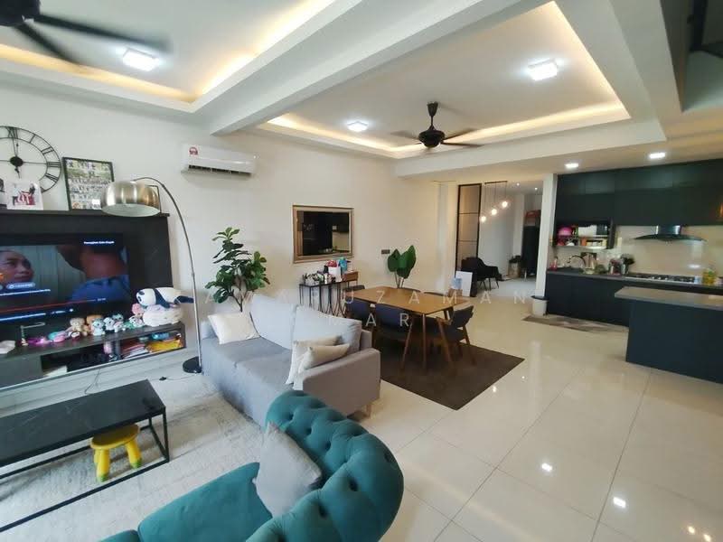 Rumah Teres 2-Tingkat untuk Dijual di Elmina (Shah Alam) - Kamaruzaman Omar - Living Room - PropertyGuru.com.my