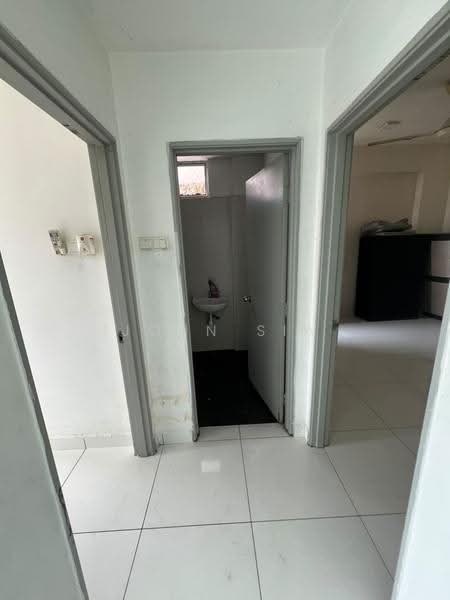 Pangsapuri untuk Disewa di The Twin Residences - John Sia - Corridor - PropertyGuru.com.my