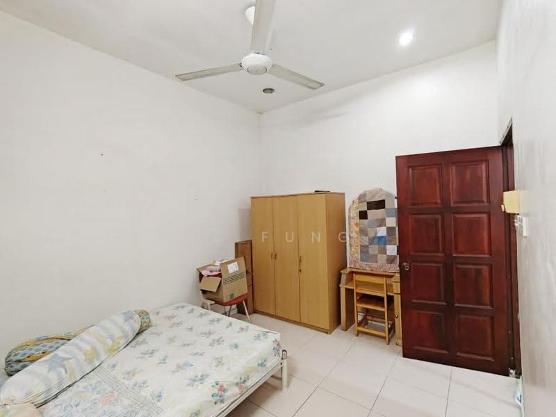 1-storey Terraced House for Sale in Taman Abad (Johor Bahru) - YC Fung - Bedroom - PropertyGuru.com.my