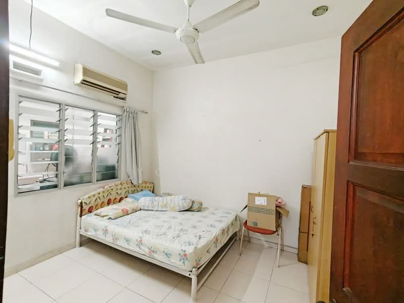 1-storey Terraced House for Sale in Taman Abad (Johor Bahru) - YC Fung - Bedroom - PropertyGuru.com.my