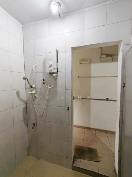 1-storey Terraced House for Sale in Taman Abad (Johor Bahru) - YC Fung - Bathroom - PropertyGuru.com.my