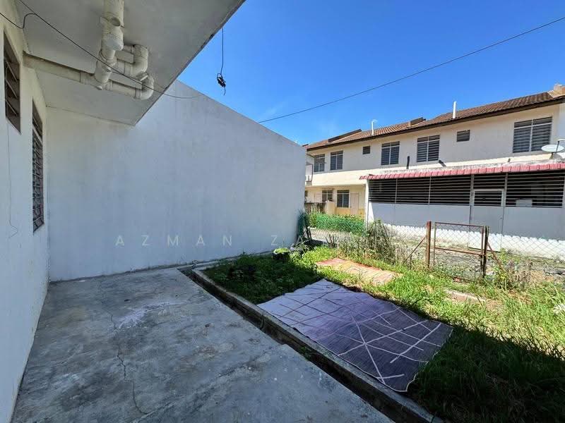 Rumah Teres 2-Tingkat untuk Dijual di Bandar Saujana Putra (Tanjong Duabelas) - AZMAN ZAKARIA - Exterior - PropertyGuru.com.my