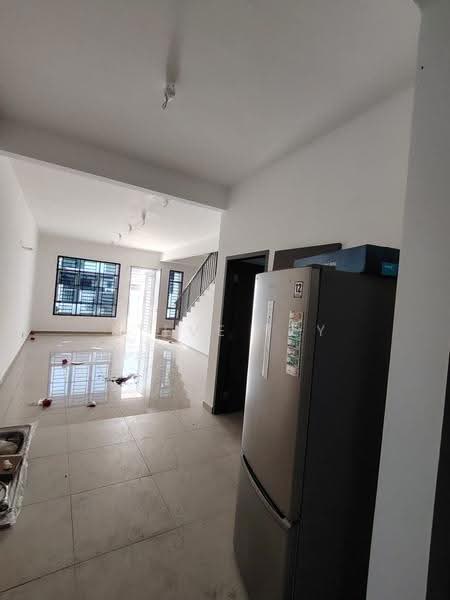 Rumah Teres 2-Tingkat untuk Dijual di Pekan Nanas (Johor) - Steve Tey - Living Room - PropertyGuru.com.my