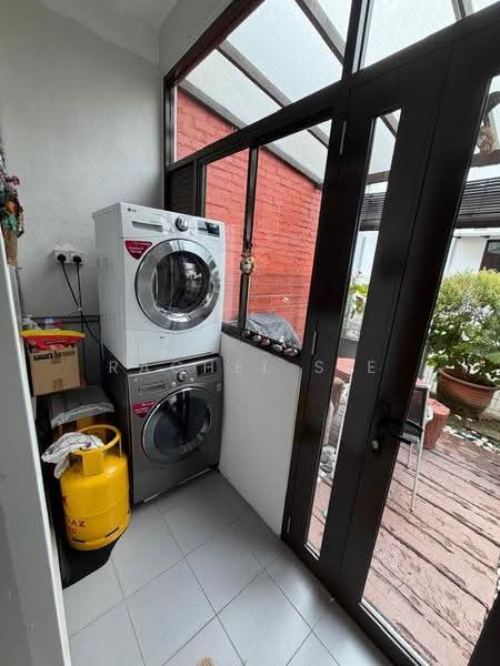 Rumah Teres 2-Tingkat untuk Dijual di Klang (Selangor) - Rachel Sie - Balcony - PropertyGuru.com.my