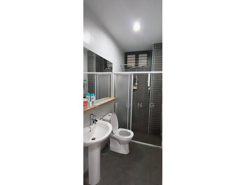 Kediaman Servis untuk Dijual di Residences @ 1 Tebrau - YC Fung - Bathroom - PropertyGuru.com.my